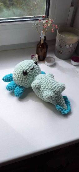 Вязаная игрушка ручной работы "Аксолотль"