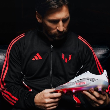 Adidas Messi &gt;