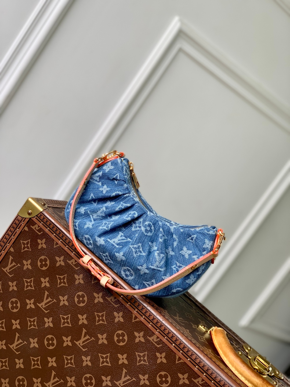 Louis Vuitton Pochette Valley