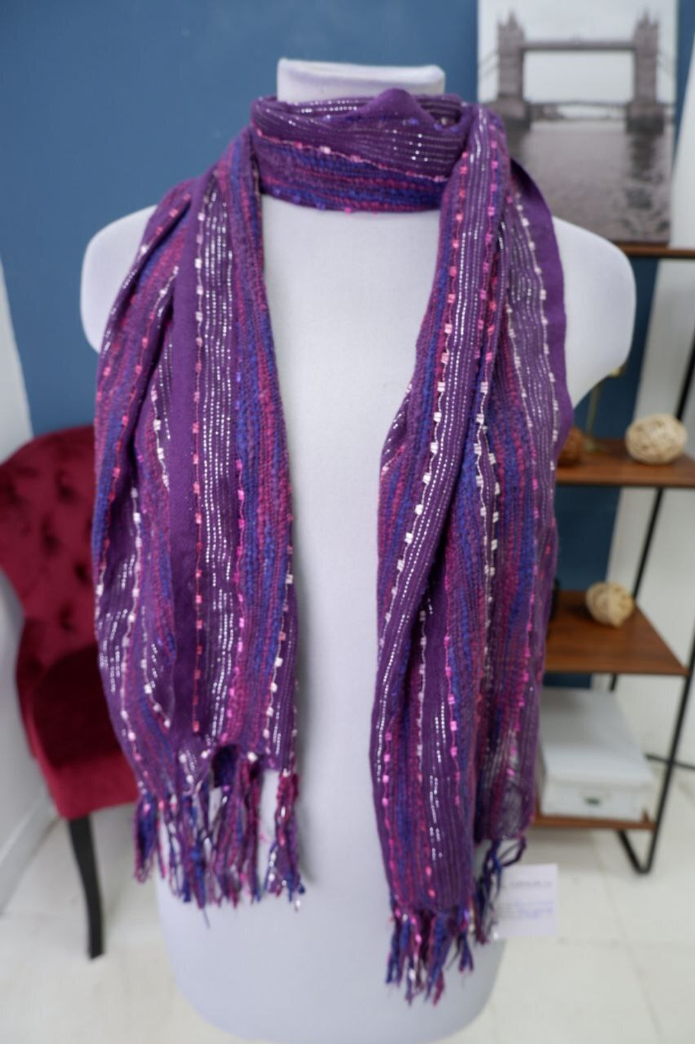 Шарф в полоску с бахромой