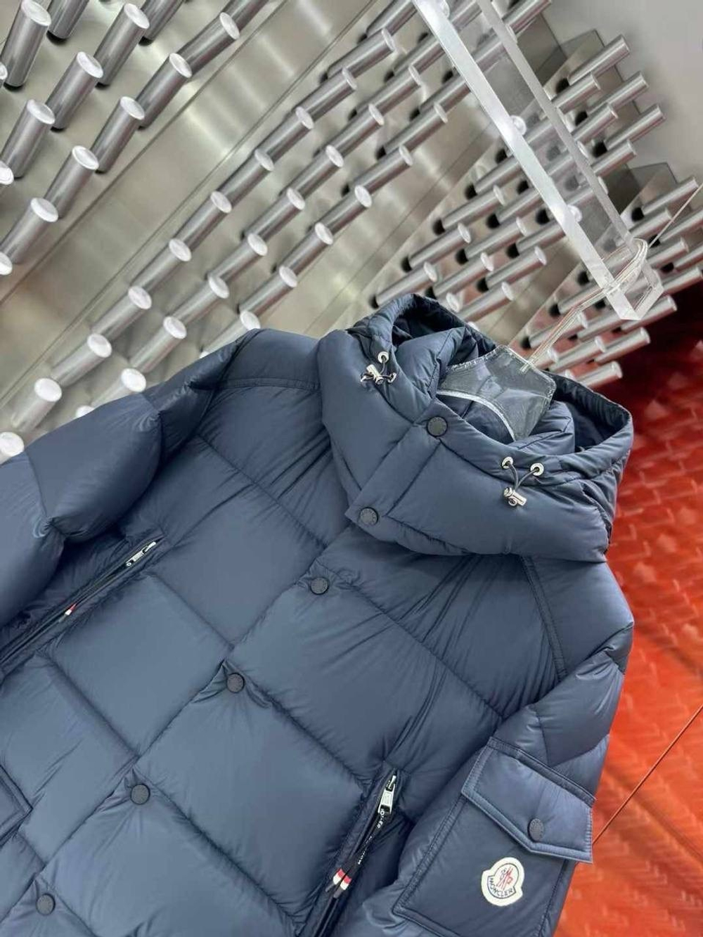 Пуховик Moncler