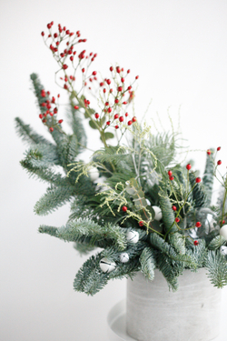 Новогодняя композиция в бетонном кашпо № 2