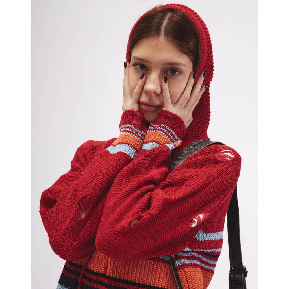 Свитер БИЧ с капюшоном красный