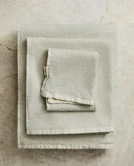 ZARA HOME ХЛОПКОВОЕ БАННОЕ ПОЛОТЕНЦЕ, ЭКРЮ/ЗЕЛЕНЫЙ