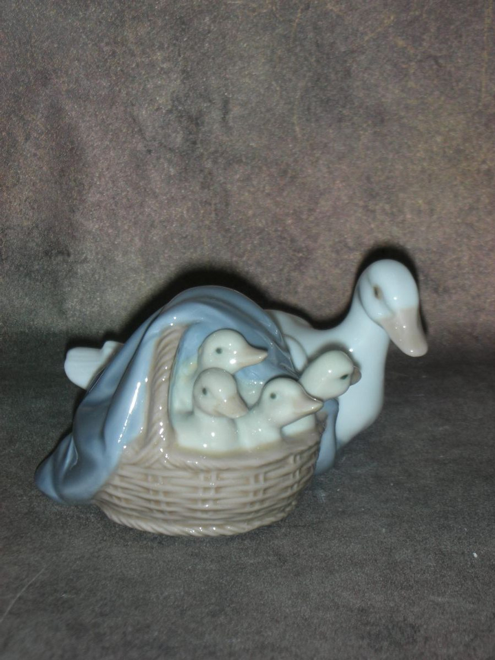 Статуэтка. Фарфор. Птица Утка с утятами. Lladro. Испания