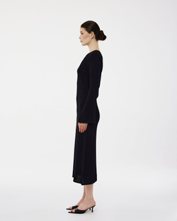 Платье вязаное черное