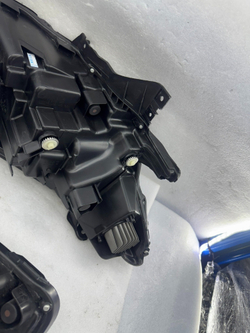 Оригинальная светодиодная фара (LED) Toyota Camry XV70 2018-2024