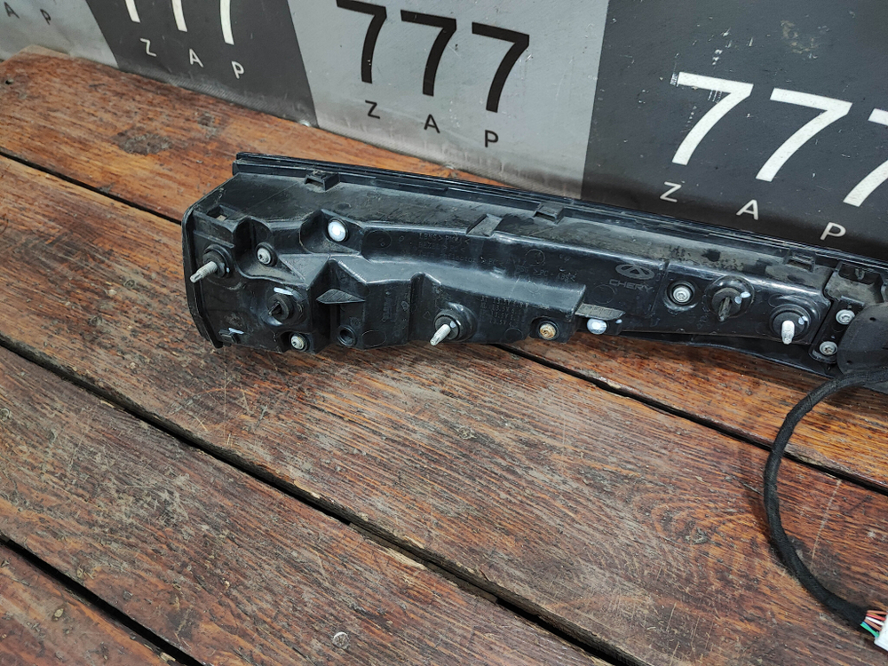 Фонарь задний центральный Omoda C5 22-нв Б/У Оригинал 605000724AA