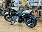 Harley-Davidson Softail Fat Bob 114 (White Sand Pearl)