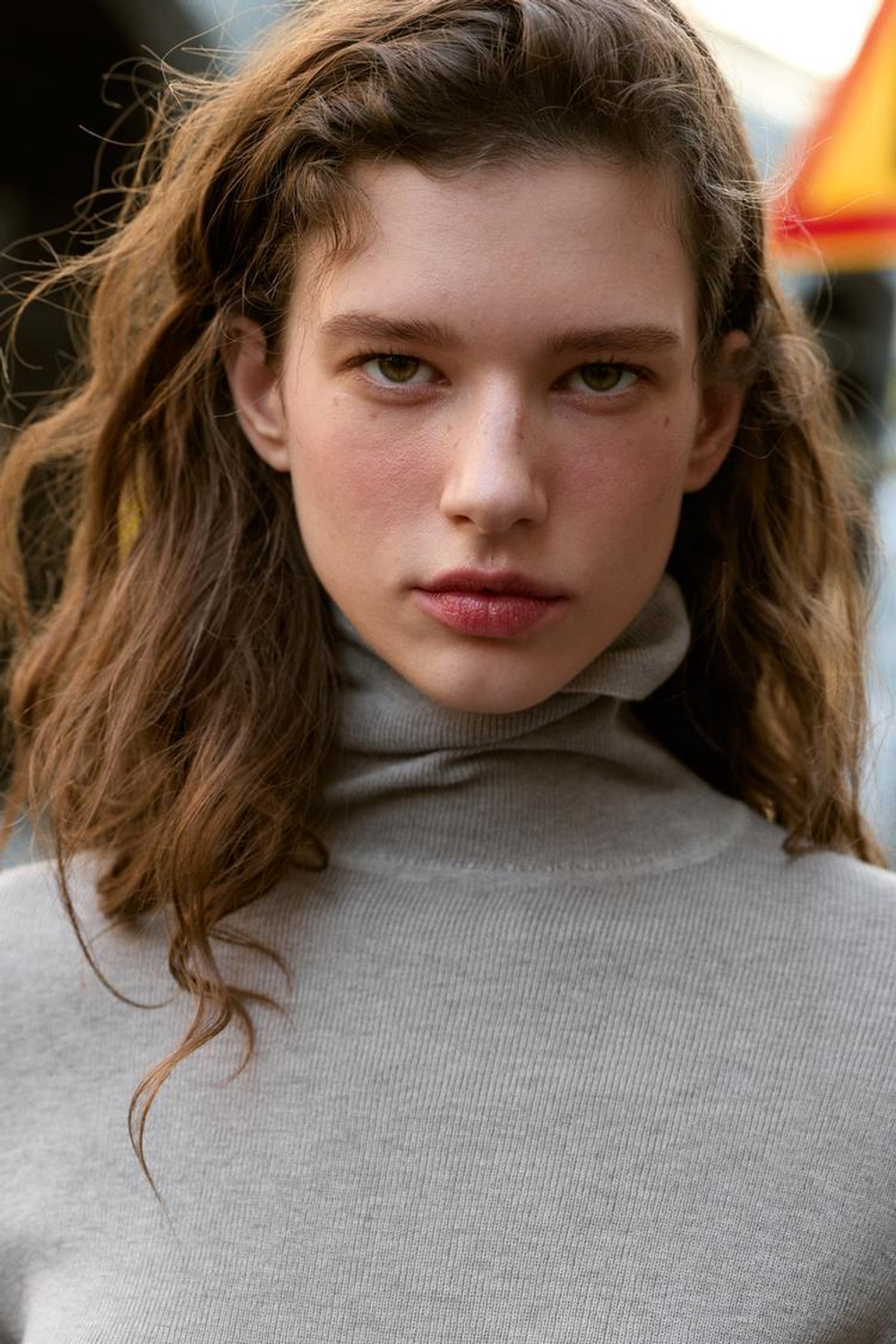 ZARA СВИТЕР ИЗ ШЕРСТИ С ВЫСОКИМ ВОРОТНИКОМ, СЕРЫЙ