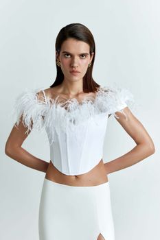 Корсетный топ с перьями