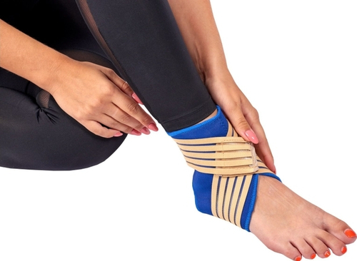 Суппорт голеностопа с дополнительной фиксацией, универсальный размер SF 0255