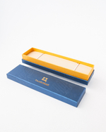 Футляр картонный с прослойкой под браслет и цепочку.