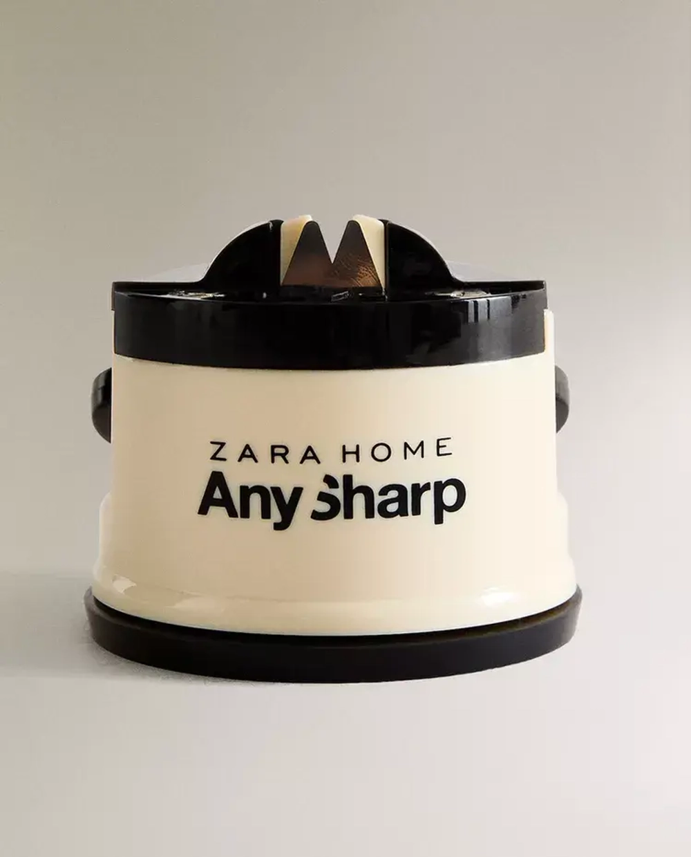 ZARA HOME СТАНОК ДЛЯ ЗАТОЧКИ НОЖЕЙ С ПРИСОСКОЙ, КРЕМОВЫЙ