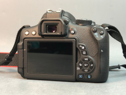 Canon 750D Kit 18-55mm IS STM 3500 кадров
