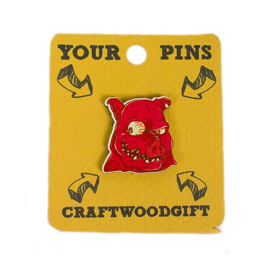 Деревянный значок. Энгри Свин