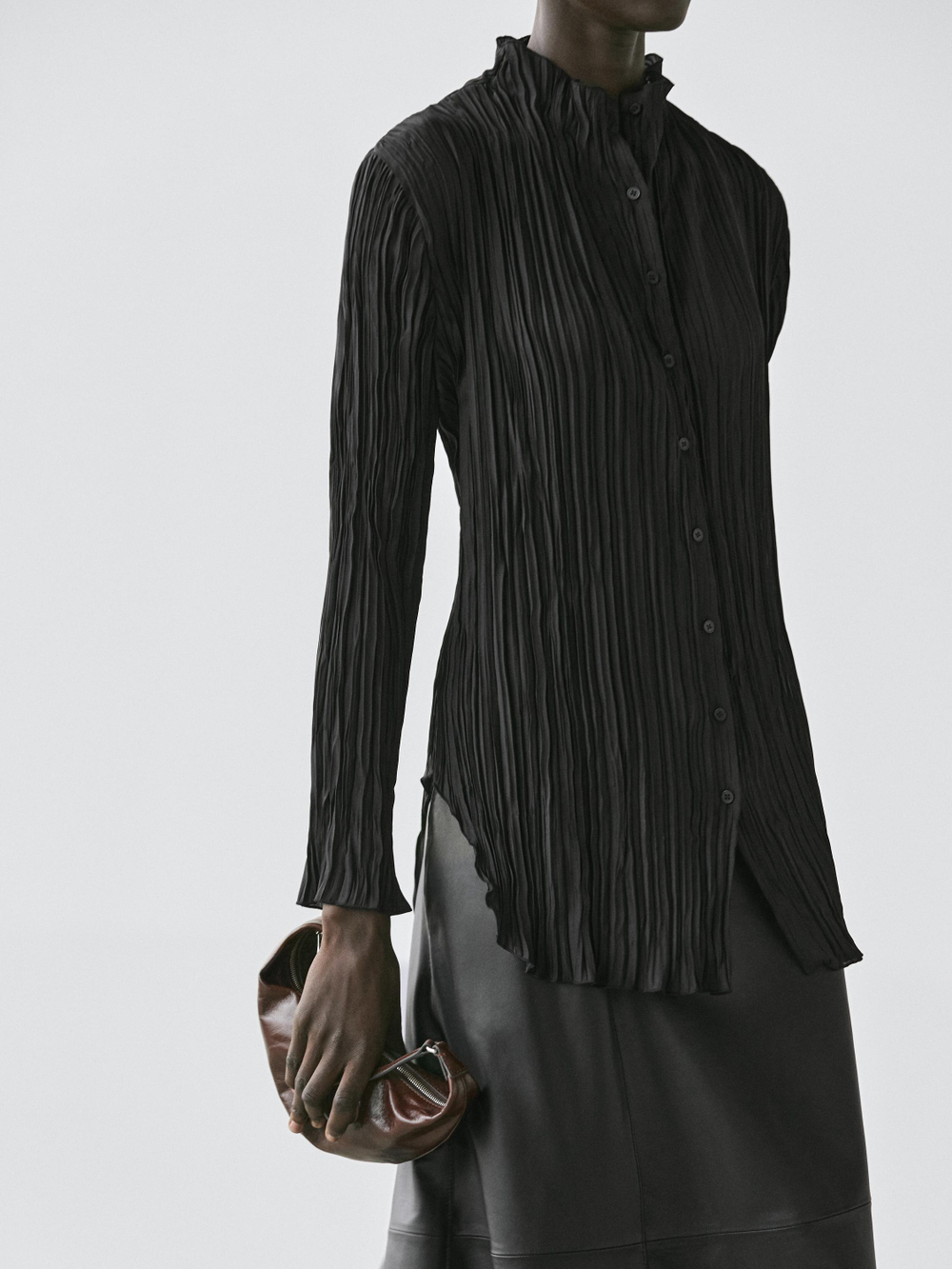 Massimo Dutti Рубашка из струящейся ткани со складками, черный