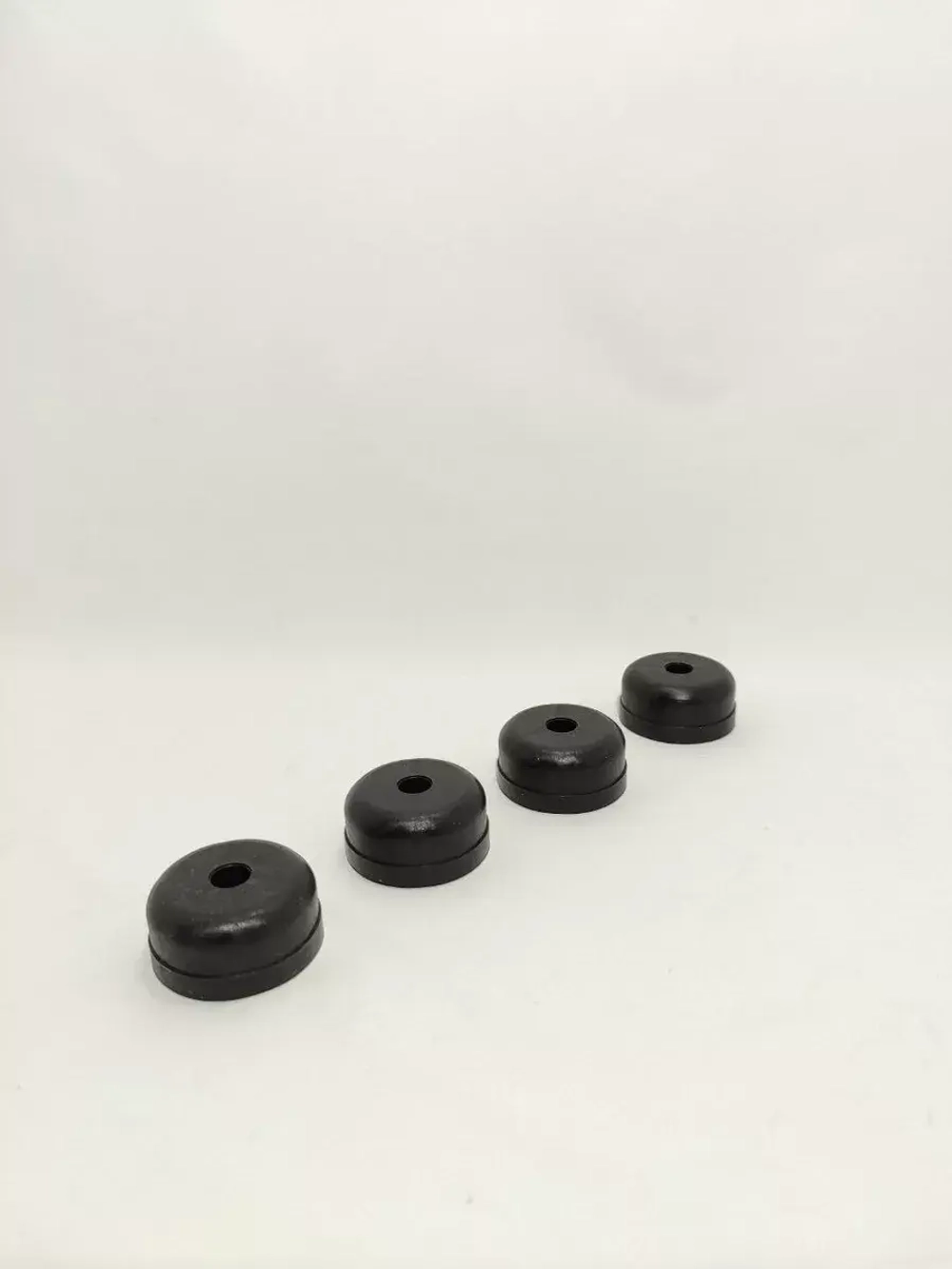 Пластиковые ножки для мебели дивана шкафа тумбочки стола