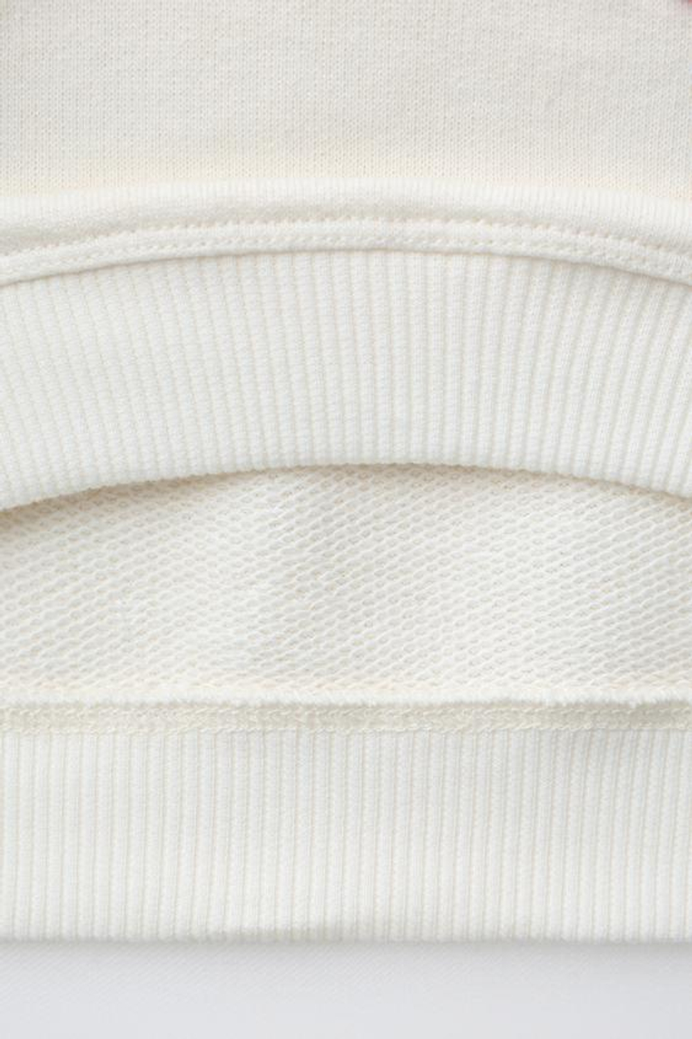 ZARA ТОЛСТОВКА С ВЫШИВКОЙ «ВИШНИ», ЭКРЮ