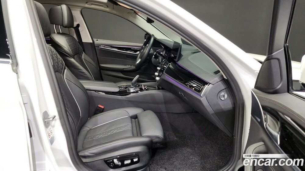 BMW 5 Series (G30) 523d Luxury (02.2022)