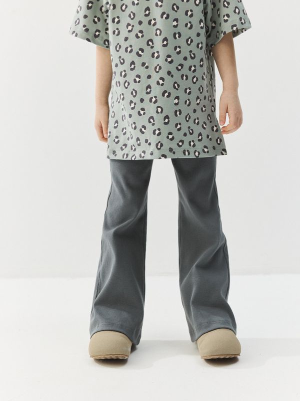 Костюм футболка оверсайз и брюки клеш 