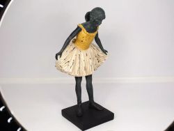 Девочка-статуэтка (23*17*38см) FT-48456