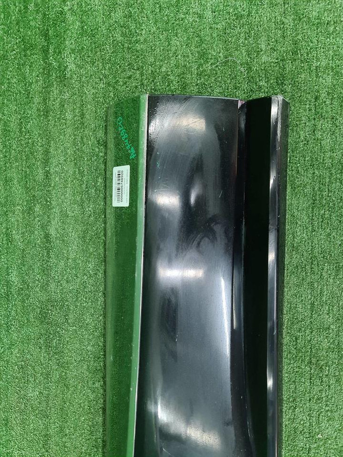 Накладка двери задняя правая Genesis GV80 (20-нв)