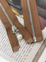 Молния коричневая серебро жемчуг