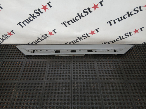 Накладка бампера центральная