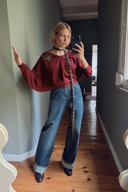 ZARA АСИММЕТРИЧНЫЙ СВИТЕР С ОТДЕЛКОЙ ИЗ СТРАЗ, ГРАНАТОВЫЙ