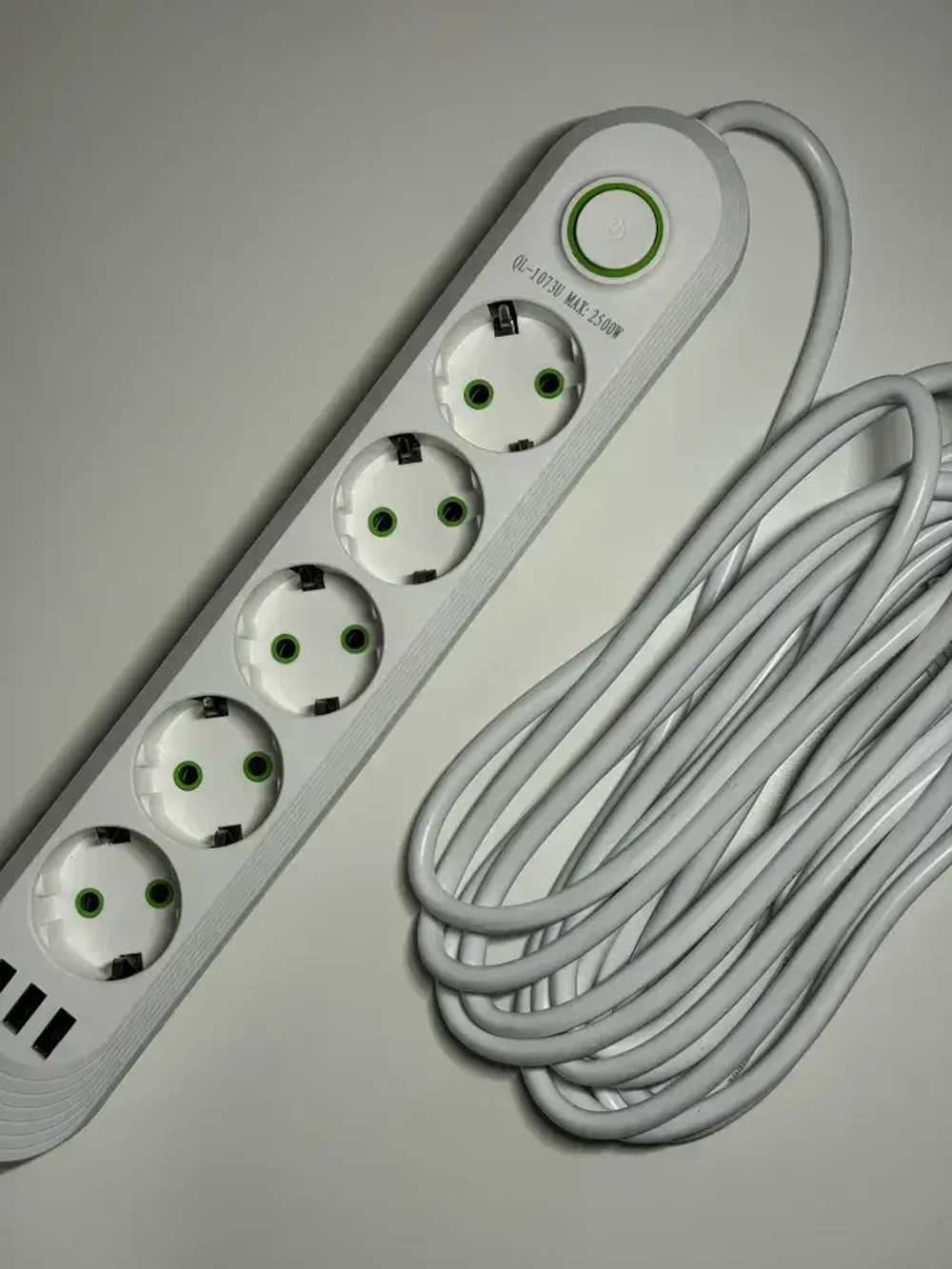 Гибридный удлинитель сетевой фильтр 5 розеток, гибридный пилот, удлинитель, разветвитель, 3 USB, длина провода 5 метров, белый