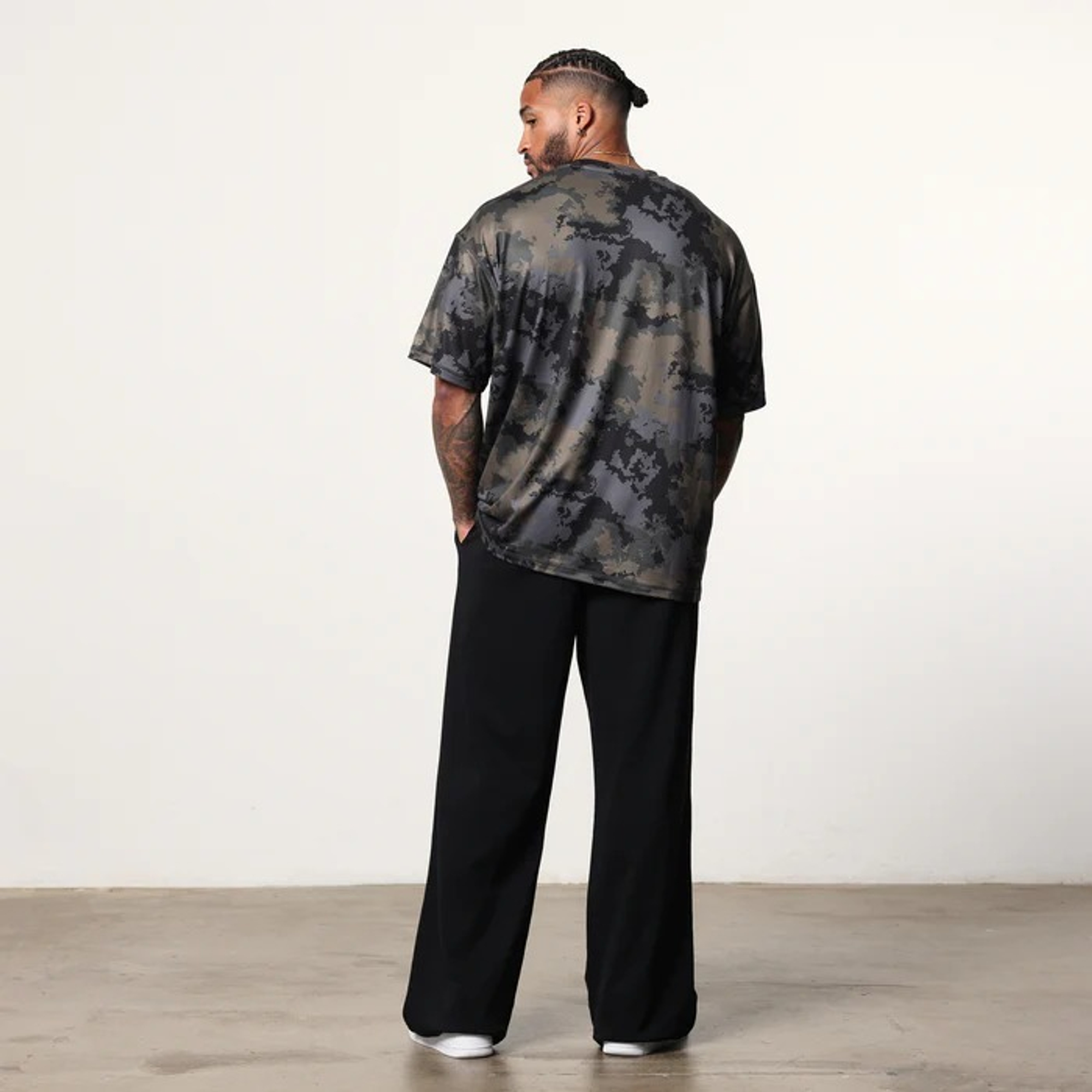 Футболка VANQUISH UTILITY Oversized T-Shirt Camo Brown