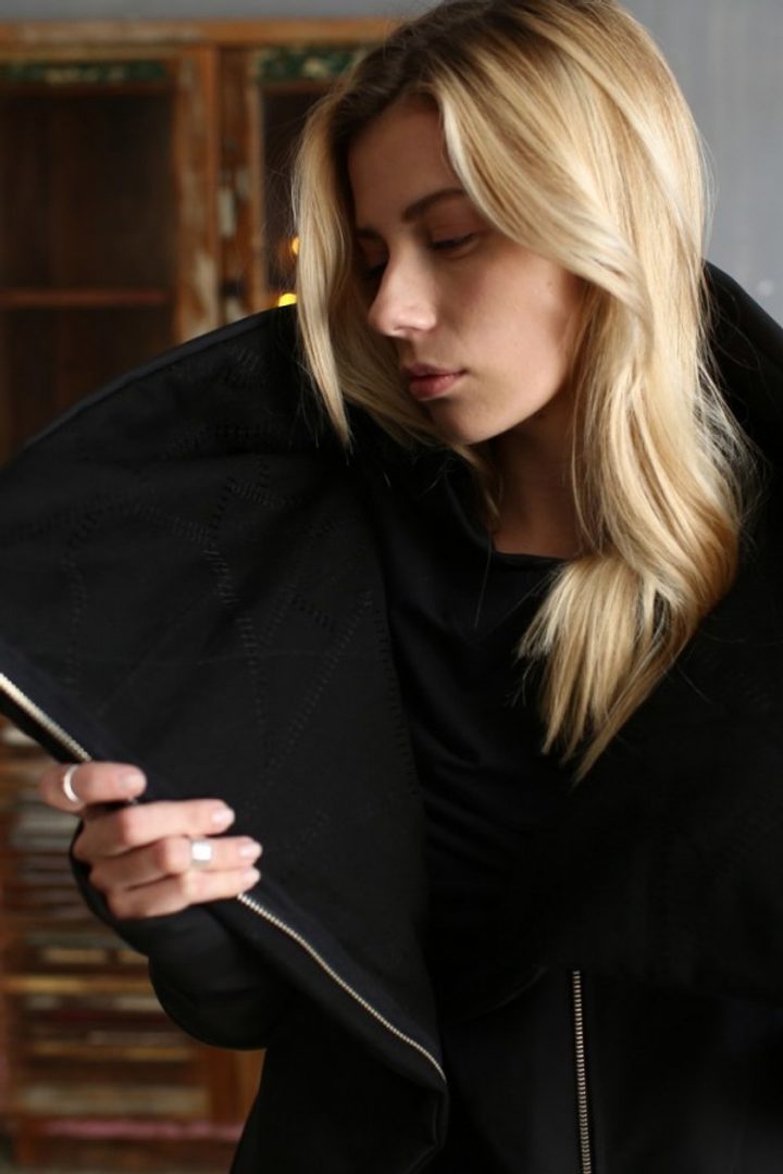 Пуховик "Wrap Black"