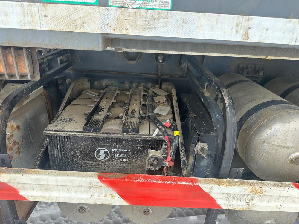 Shacman (Shaanxi) SX* 6x6 Самосвал SX32586V385 (Дизельный, 11,6 л, 423 л.с., МТ)
