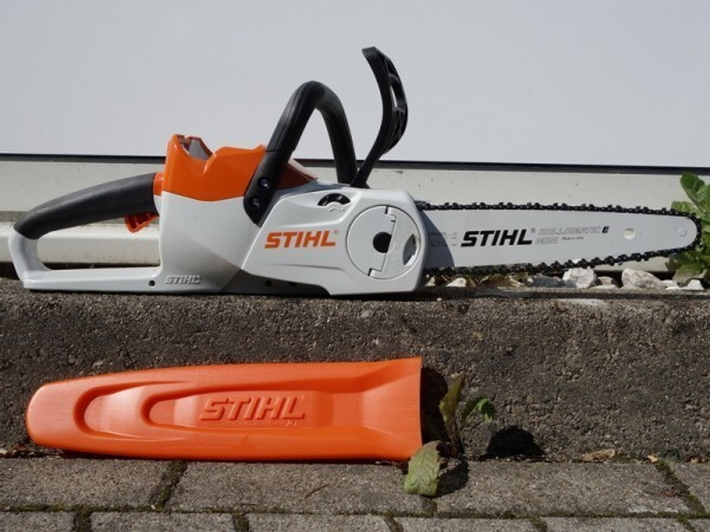 Аккумуляторная мотопила Stihl MSA 140 C-BQ шина 30 см SET (AK30, AL101)