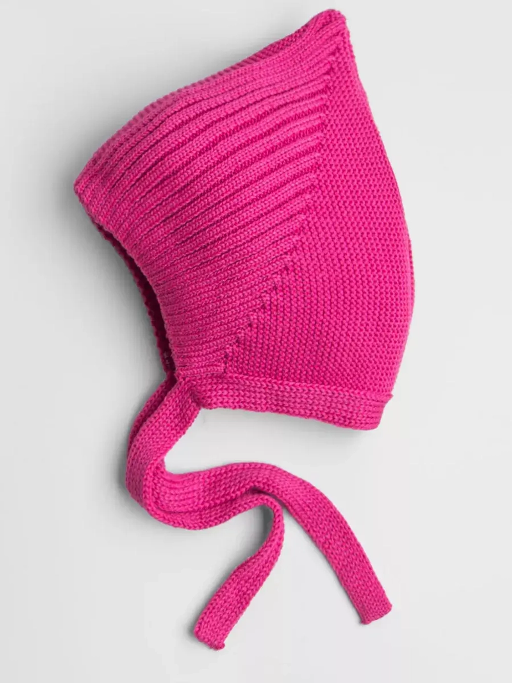 Чепчик для девочки вязаный на завязках на осень