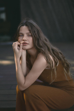 ZARA ТОП ИЗ 100% ШЕРСТИ НА БРЕТЕЛЯХ, МЯГКИЙ КАШТАНОВЫЙ