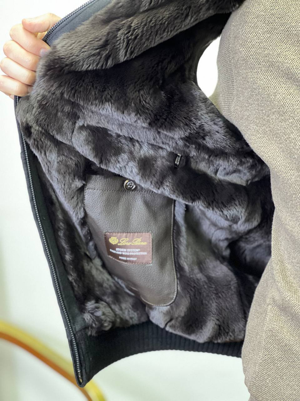 Безрукавка Loro Piana на меху