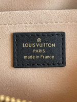 Louis Vuitton Troca MM