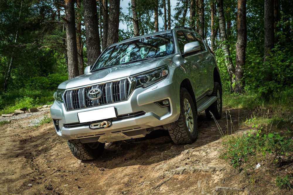Площадка под лебёдку в штатный бампер Toyota Land Cruiser Prado 150 2017+ РИФ