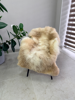 Шкура коврик меховой прикроватный овчина, 120х65 см.