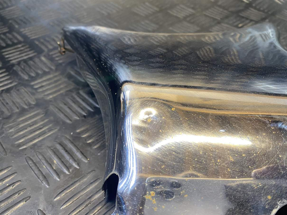 Крышка рамы правая Suzuki Intruder VS750 VR51A