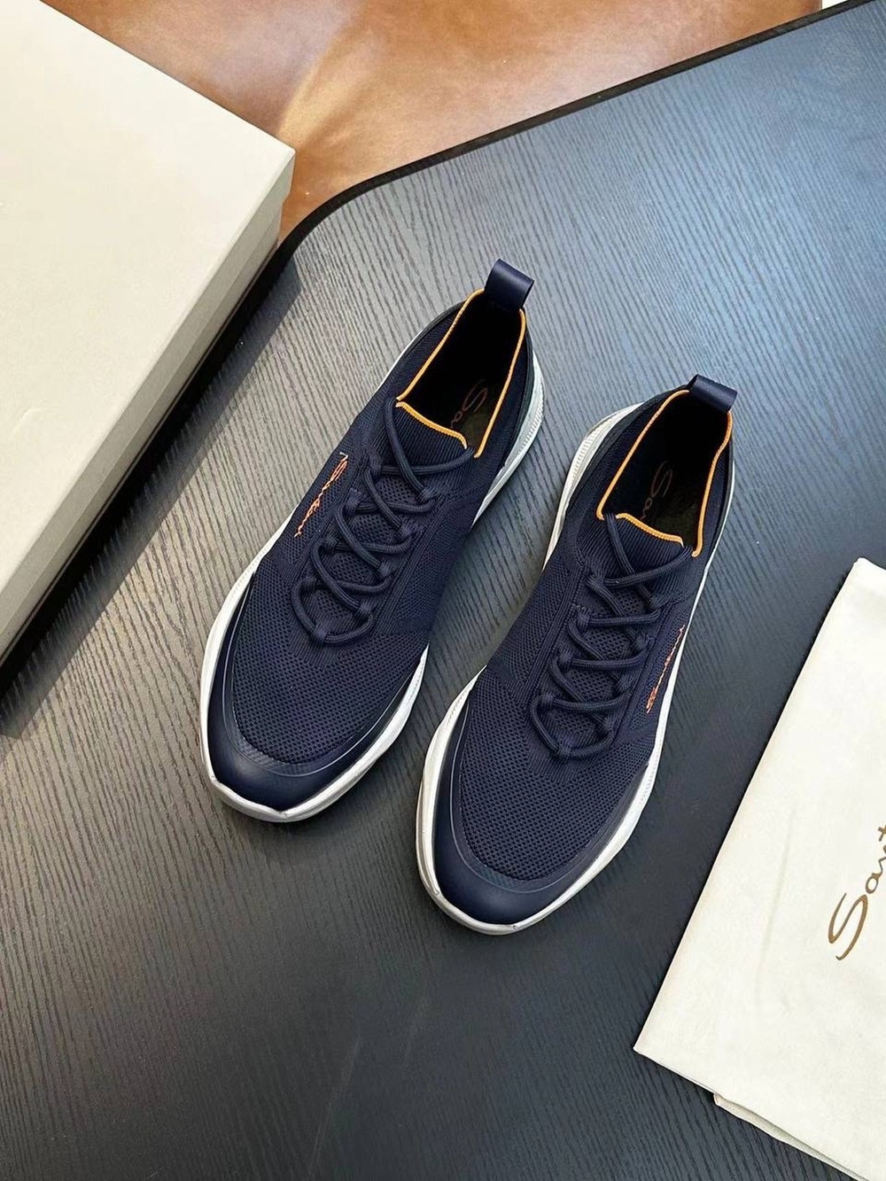 Кроссовки Santoni