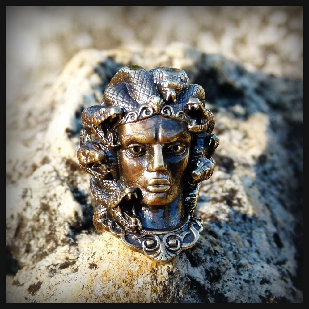 Бусина "Медуза Горгона" для темляков или браслетов , латунь