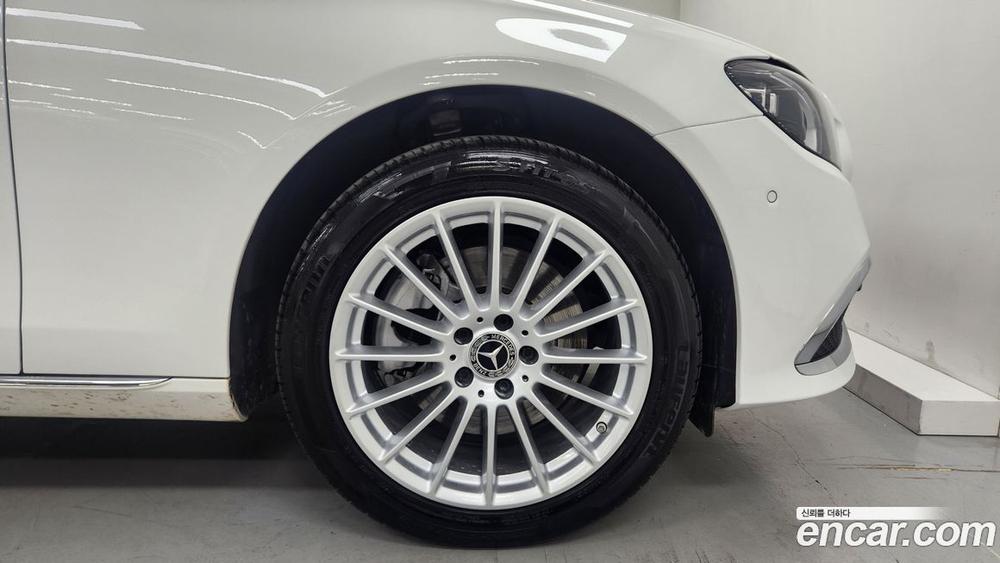 Mercedes-Benz E-Class W213 E220d 4MATIC Exclusive (01.2022)