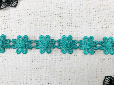 Кружево плетеное, ш. 2,2-2,5 см.
