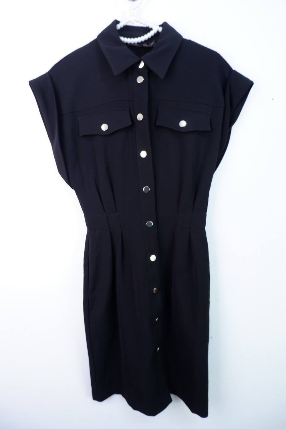 Платье Love Republic сдержанное, визуально на 42 размер