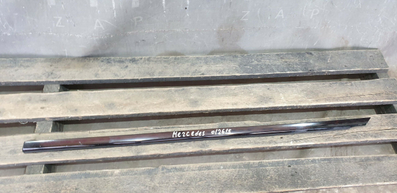 Молдинг двери передней левой Mercedes C (W205) 14-23 Б/У Оригинал A2057204510