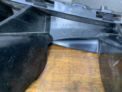 Кронштейн заднего бампера Mercedes С (W205) Новый Оригинал A2058850465