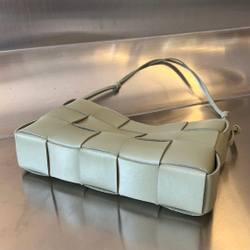 Bottega Veneta Cassette Pouch On Strap 22 cm